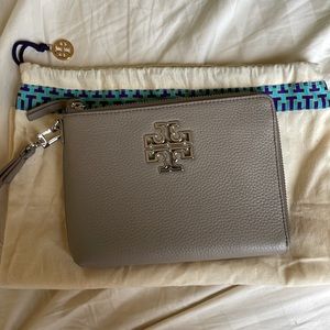 Tory Burch Britten Large Zip